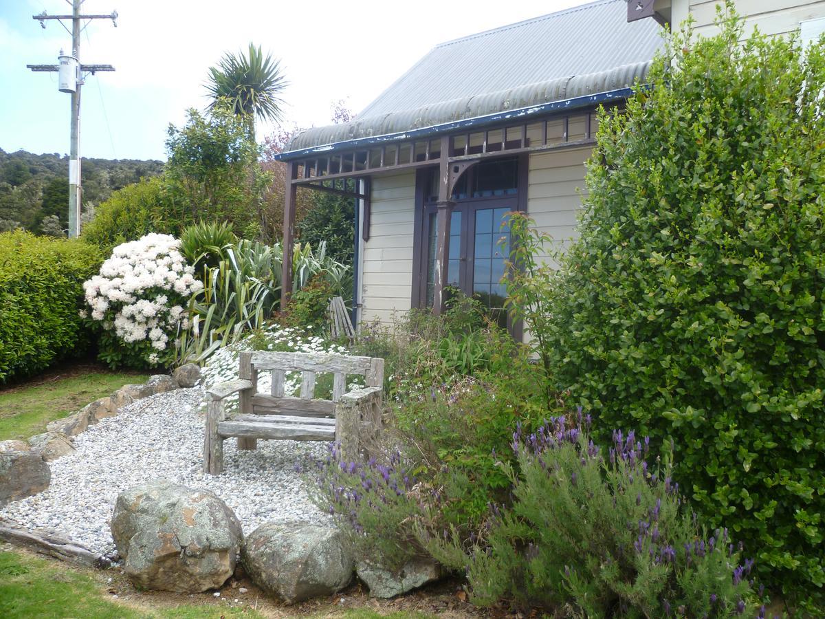 Hilltop Accommodation Catlins Papatowai Exteriör bild